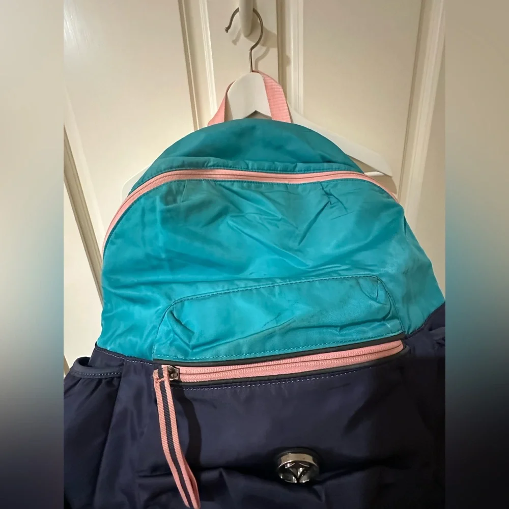 LULULEMON IVIVVA Girl’s Backback in Teal, Pink & Blue